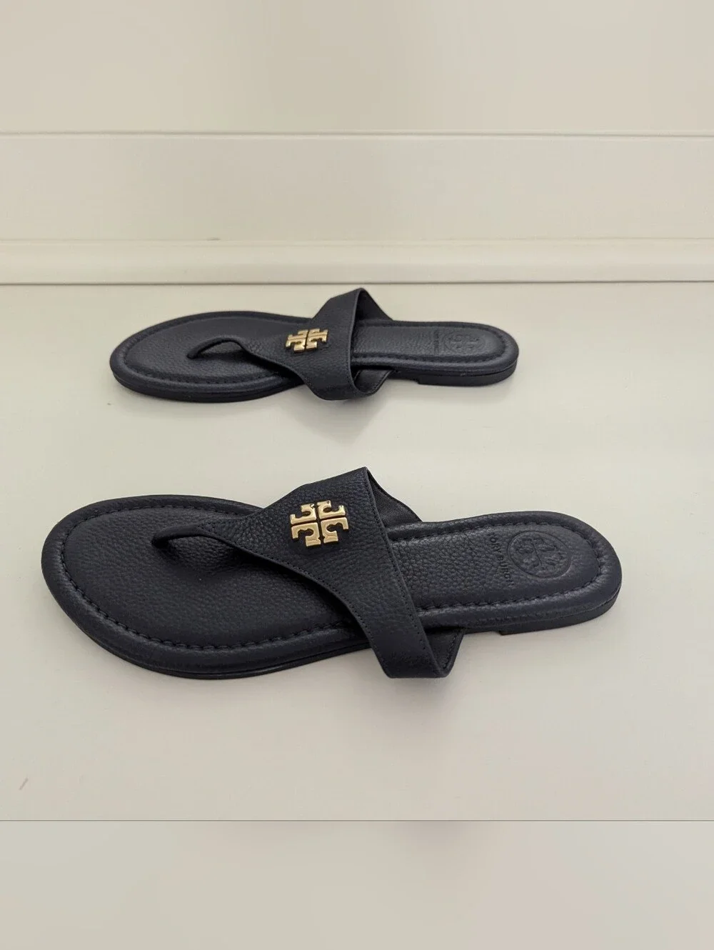EUC! Tory Burch Jolie Flat Thong Sandal In Navy Blue Size 6.5